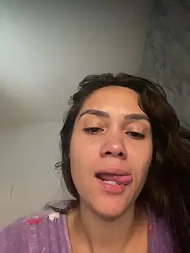 Snapshot of carolsapequinha chatting on 06/06/26, 01:05 carolsapequinha online show from 06/06/26, 01:05
