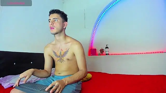 Snapshot of kaiborman00 chatting on 11/19/25, 06:52 kaiborman00 online show from 11/19/25, 06:52