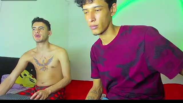 Snapshot of kaiborman00 chatting on 12/15/25, 03:11 kaiborman00 online show from 12/15/25, 03:11