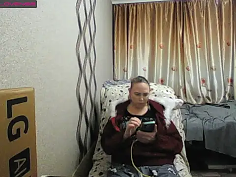 Snapshot of JenniDeep chatting on 11/27/25, 01:18 JenniDeep online show from 11/27/25, 01:18
