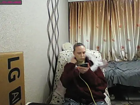 Snapshot of JenniDeep chatting on 11/27/25, 01:35 JenniDeep online show from 11/27/25, 01:35