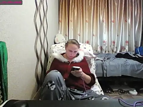 Snapshot of JenniDeep chatting on 12/19/25, 06:15 JenniDeep online show from 12/19/25, 06:15