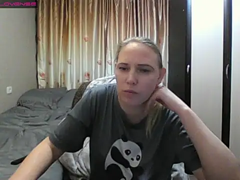 Snapshot of JenniDeep chatting on 03/25/26, 05:30 JenniDeep online show from 03/25/26, 05:30