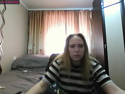 Snapshot of JenniDeep chatting on 03/31/26, 07:42 JenniDeep online show from 03/31/26, 07:42