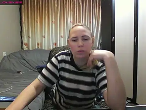 Snapshot of JenniDeep chatting on 04/23/26, 08:55 JenniDeep online show from 04/23/26, 08:55