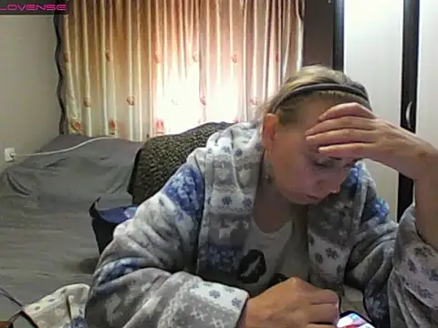 Snapshot of JenniDeep chatting on 05/08/26, 08:19 JenniDeep online show from 05/08/26, 08:19