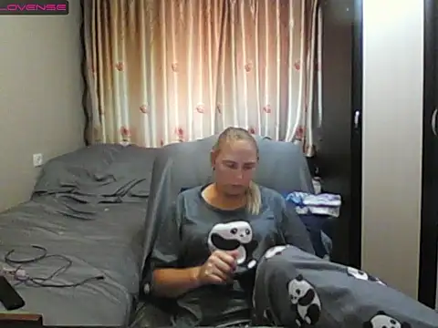 JenniDeep online show from 07/06/26, 09:17
