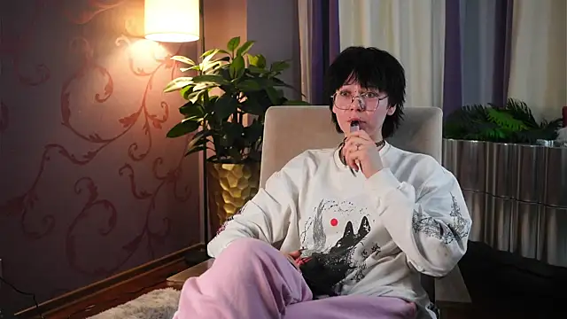 MiTeehee online show from 11/14/25, 11:53