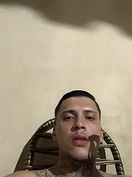 Snapshot of Ryanzl017 chatting on 11/13/25, 10:08 Ryanzl017 online show from 11/13/25, 10:08