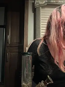 needlefaceUwU online show from 11/13/25, 07:29