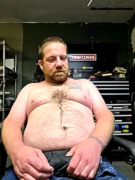 Snapshot of Txweld69 chatting on 11/26/25, 12:44 Txweld69 online show from 11/26/25, 12:44