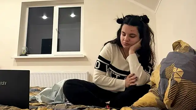 Snapshot of ArielleLeitao chatting on 11/14/25, 03:11 ArielleLeitao online show from 11/14/25, 03:11