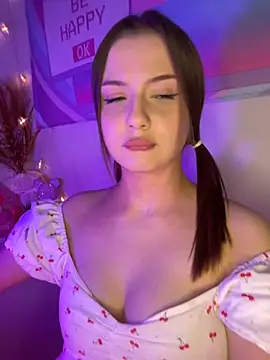 Snapshot of LoKIRAve chatting on 12/14/25, 03:06 LoKIRAve online show from 12/14/25, 03:06