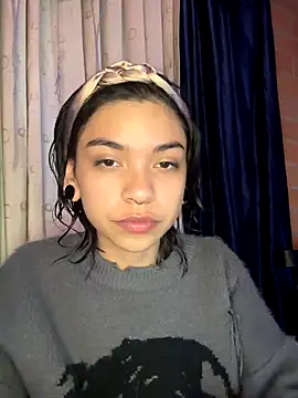 Snapshot of Lily_Sex chatting on 12/14/25, 03:01 Lily Sex online show from 12/14/25, 03:01