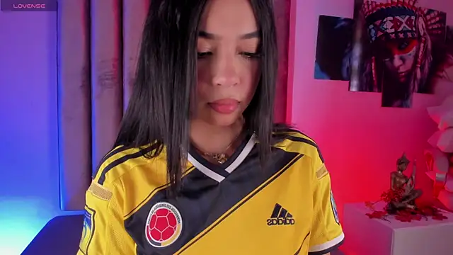 GabrielaSuarez  online show from 06/17/26, 07:37