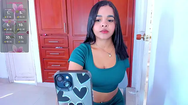 Snapshot of Tatiana-Jaaramillo chatting on 03/02/26, 02:13 Tatiana-Jaaramillo online show from 03/02/26, 02:13