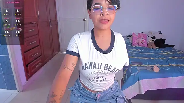Snapshot of Tatiana-Jaaramillo chatting on 04/19/26, 07:49 Tatiana-Jaaramillo online show from 04/19/26, 07:49