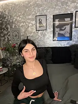 Snapshot of DeineJulia chatting on 11/24/25, 11:26 DeineJulia online show from 11/24/25, 11:26