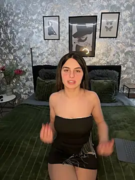 Snapshot of DeineJulia chatting on 12/15/25, 11:31 DeineJulia online show from 12/15/25, 11:31