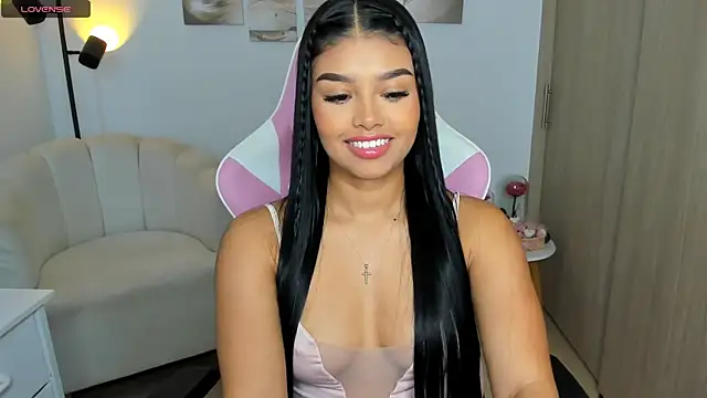 haileyflorez  online show from 06/10/26, 02:38