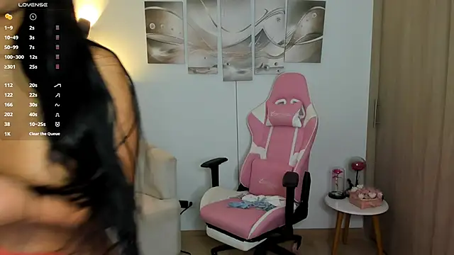 haileyflorez  online show from 06/11/26, 01:09
