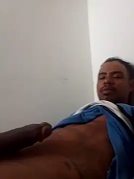 Snapshot of morenoosafado18cm chatting on 11/20/25, 02:39 morenoosafado18cm online show from 11/20/25, 02:39