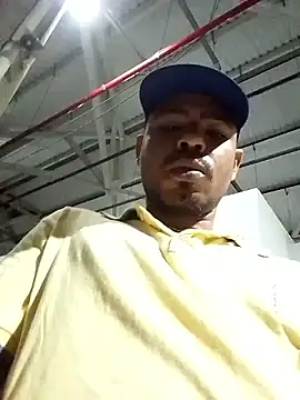 Snapshot of morenoosafado18cm chatting on 11/25/25, 09:48 morenoosafado18cm online show from 11/25/25, 09:48