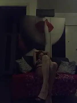 Snapshot of FIAMMAandEROS-SEXart chatting on 12/17/25, 10:05 FIAMMAandEROS-SEXart online show from 12/17/25, 10:05