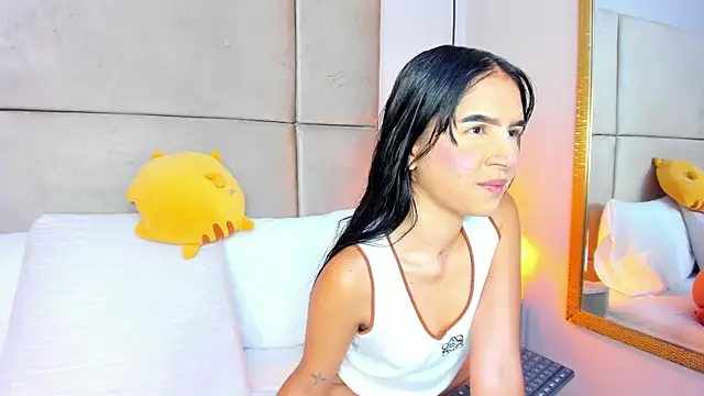 angelaG1 online show from 06/12/26, 08:41