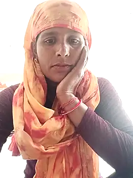 Snapshot of Pirvesh_singh chatting on 12/15/25, 06:50 Pirvesh singh online show from 12/15/25, 06:50