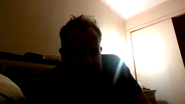 Snapshot of Mikey40wv chatting on 11/17/25, 11:32 Mikey40wv online show from 11/17/25, 11:32