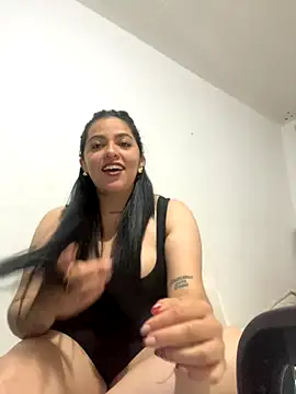 Snapshot of niina_fox_ chatting on 11/20/25, 06:46 niina fox online show from 11/20/25, 06:46