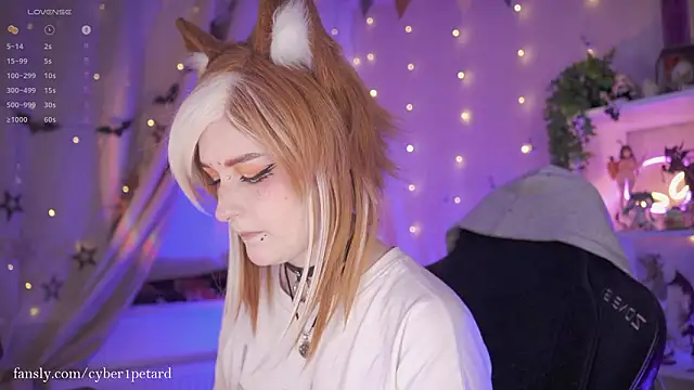 Snapshot of vronnier chatting on 02/15/26, 04:03 vronnier online show from 02/15/26, 04:03