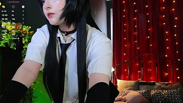 Snapshot of vronnier chatting on 05/21/26, 04:03 vronnier online show from 05/21/26, 04:03