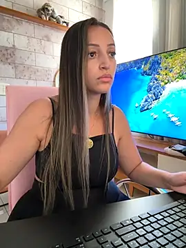 BelleRune online show from 09/18/25, 01:24