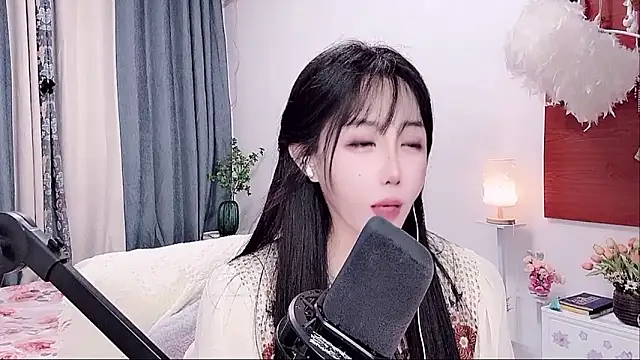 Laura 520 online show from 06/12/26, 12:37