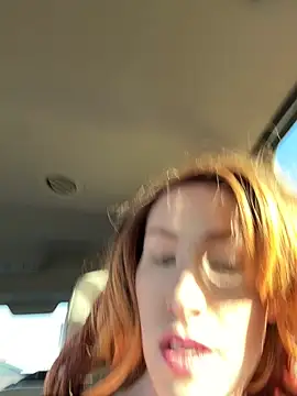 Snapshot of desertdaisee chatting on 12/18/25, 03:40 desertdaisee online show from 12/18/25, 03:40