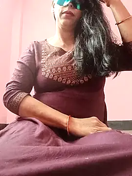 Snapshot of Nisha__19 chatting on 12/05/25, 07:50 Nisha 19 online show from 12/05/25, 07:50