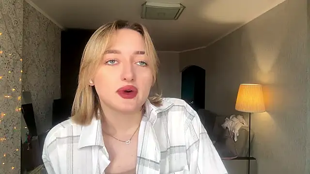 Emily lyy online show from 11/20/25, 09:20