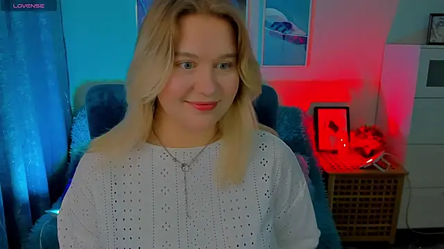 Snapshot of LouiseMous chatting on 11/27/25, 09:06 LouiseMous online show from 11/27/25, 09:06