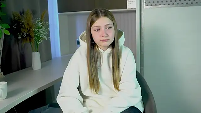 Snapshot of LesaFeldker chatting on 11/25/25, 03:06 LesaFeldker online show from 11/25/25, 03:06