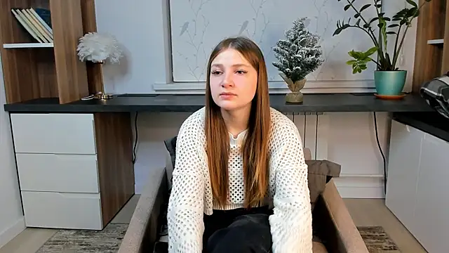 Snapshot of LesaFeldker chatting on 12/14/25, 01:11 LesaFeldker online show from 12/14/25, 01:11