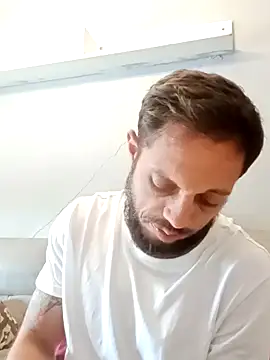 Snapshot of pollamss chatting on 11/14/25, 03:00 pollamss online show from 11/14/25, 03:00