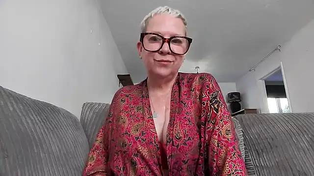 Snapshot of missyb_x chatting on 07/20/26, 10:39 missyb x online show from 07/20/26, 10:39