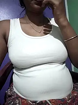 Snapshot of ADRIJA009 chatting on 11/14/25, 04:38 ADRIJA009 online show from 11/14/25, 04:38