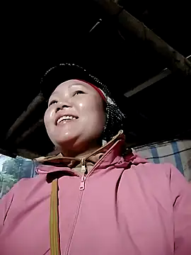 Snapshot of hoami-hot chatting on 11/15/25, 11:10 hoami-hot online show from 11/15/25, 11:10