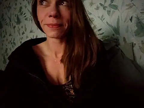 Mimakario online show from 11/23/25, 10:09