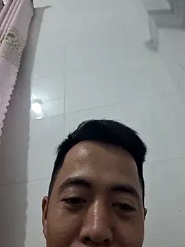 Snapshot of Hoang58236 chatting on 11/15/25, 06:04 Hoang58236 online show from 11/15/25, 06:04