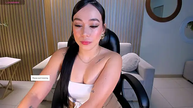 Snapshot of ZaraKafruni chatting on 04/25/26, 04:26 ZaraKafruni online show from 04/25/26, 04:26