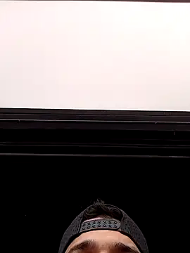 Snapshot of Davidgnzz1993 chatting on 11/15/25, 09:00 Davidgnzz1993 online show from 11/15/25, 09:00